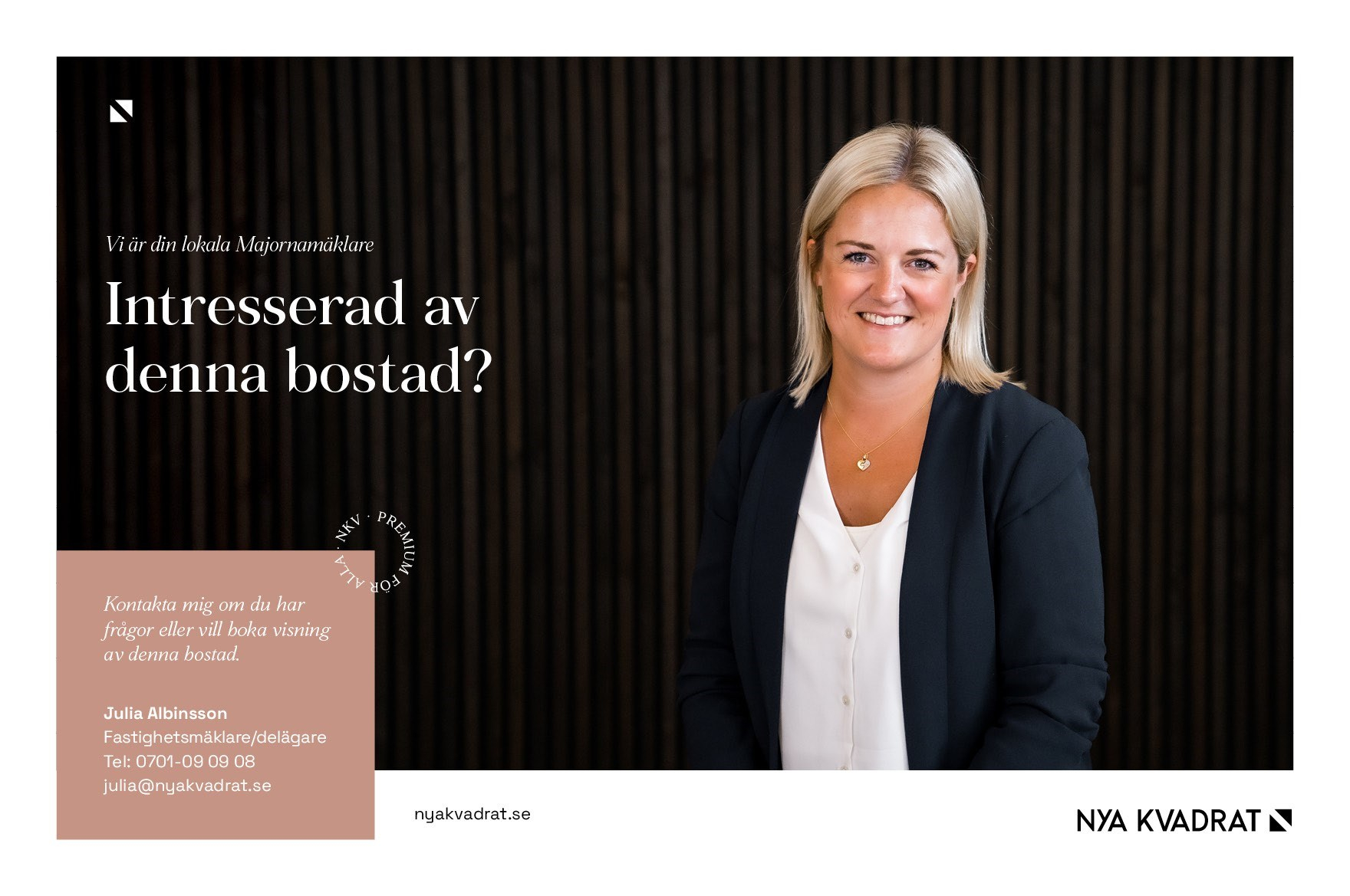 Ytterst smakfullt renoverad trea med härliga umgängesytor och egen garageplats!