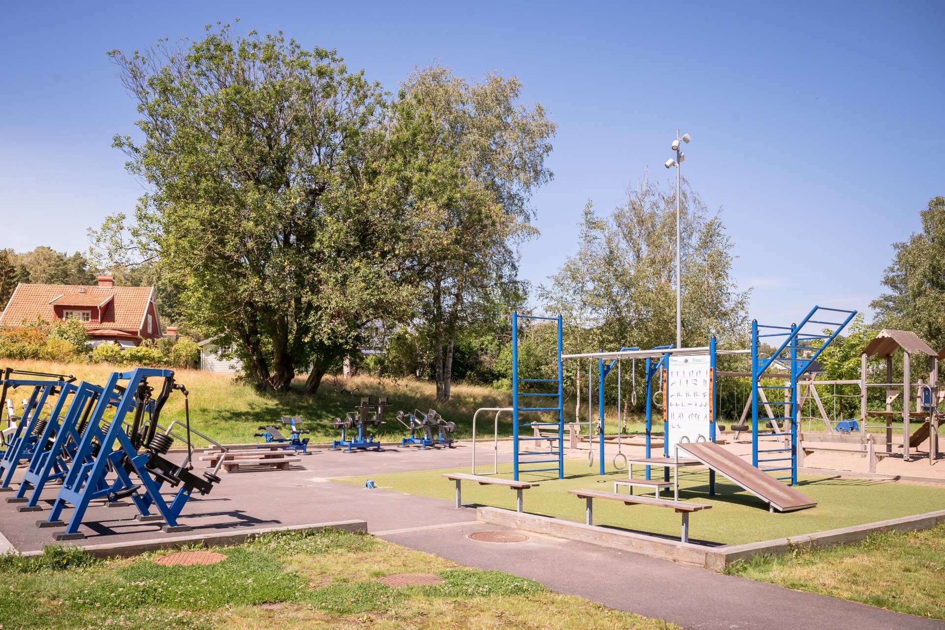 Ljus gaveltvåa högst upp i huset!