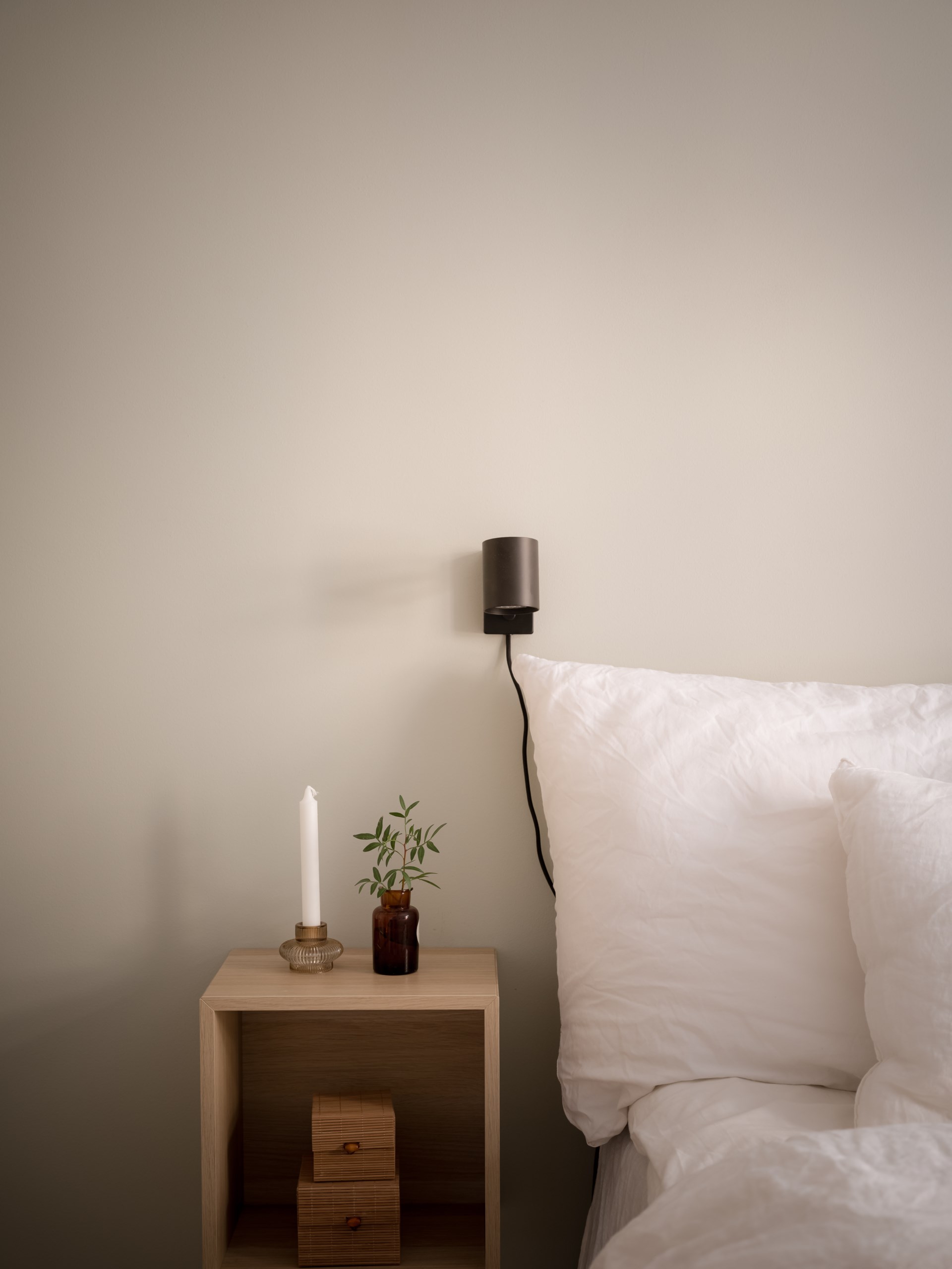 Gaveltrea med inglasad och generös hörnbalkong