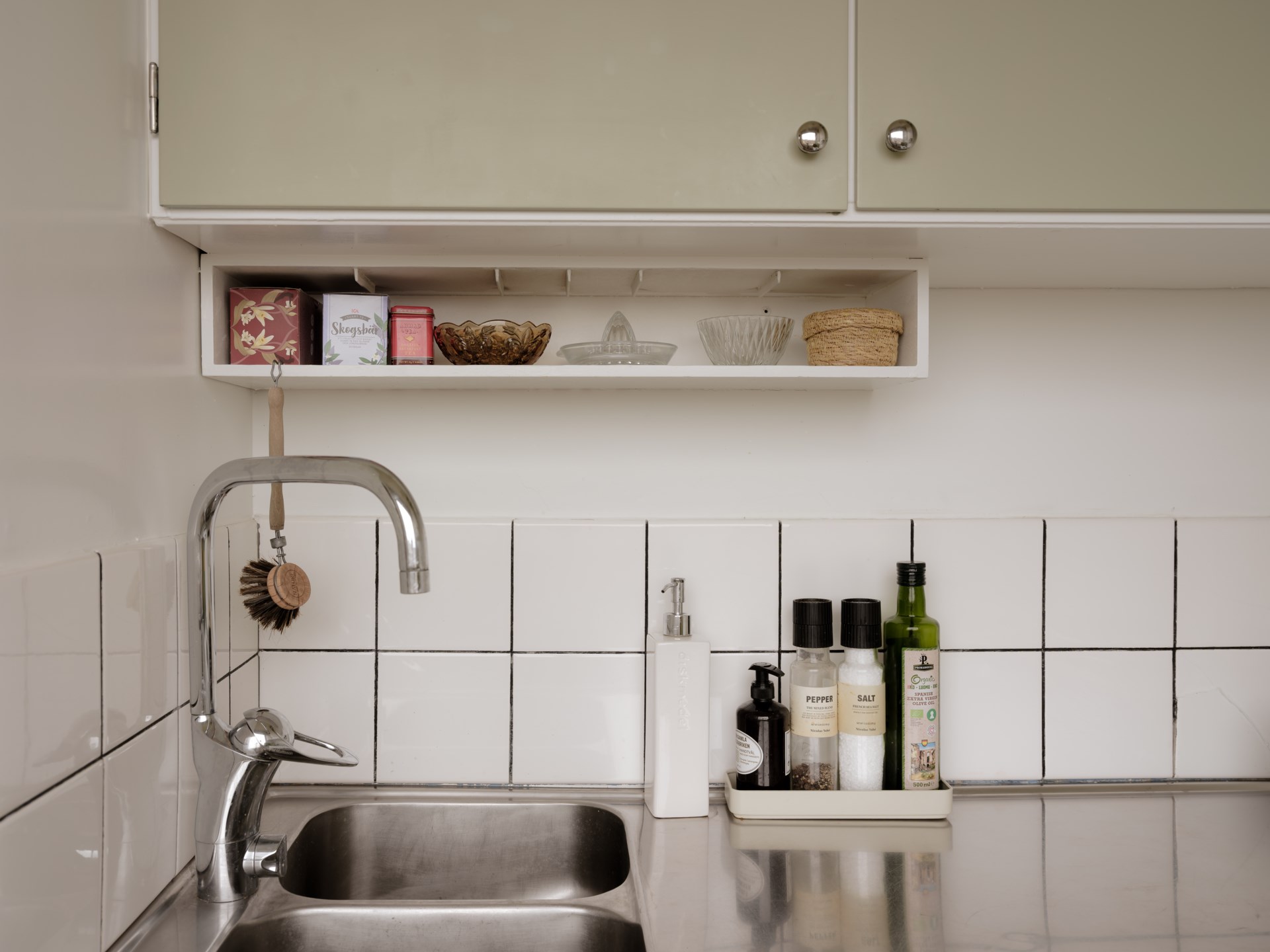 Insynsskyddad etta med härlig utsikt – egen garageplats ingår