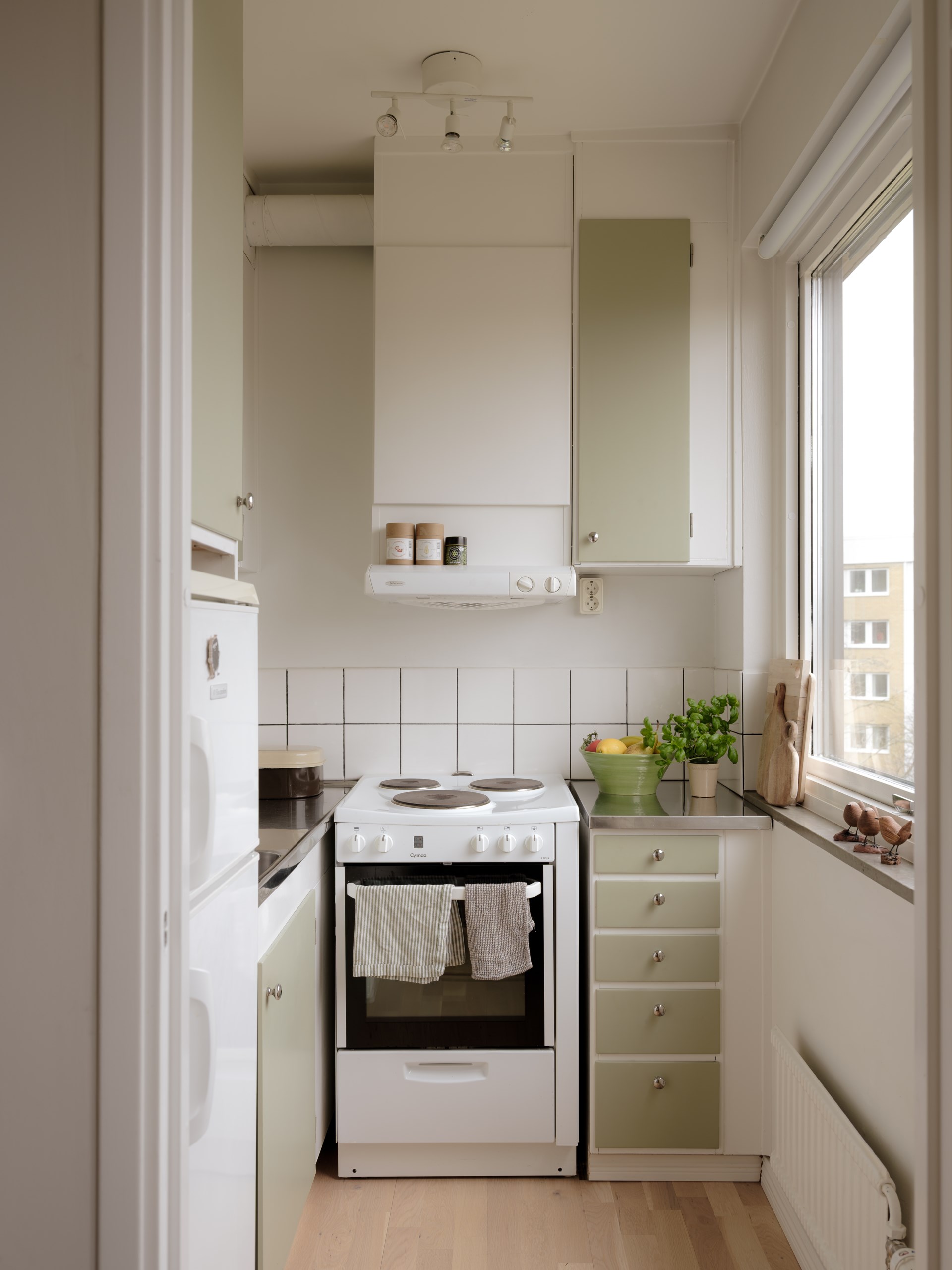 Insynsskyddad etta med härlig utsikt – egen garageplats ingår