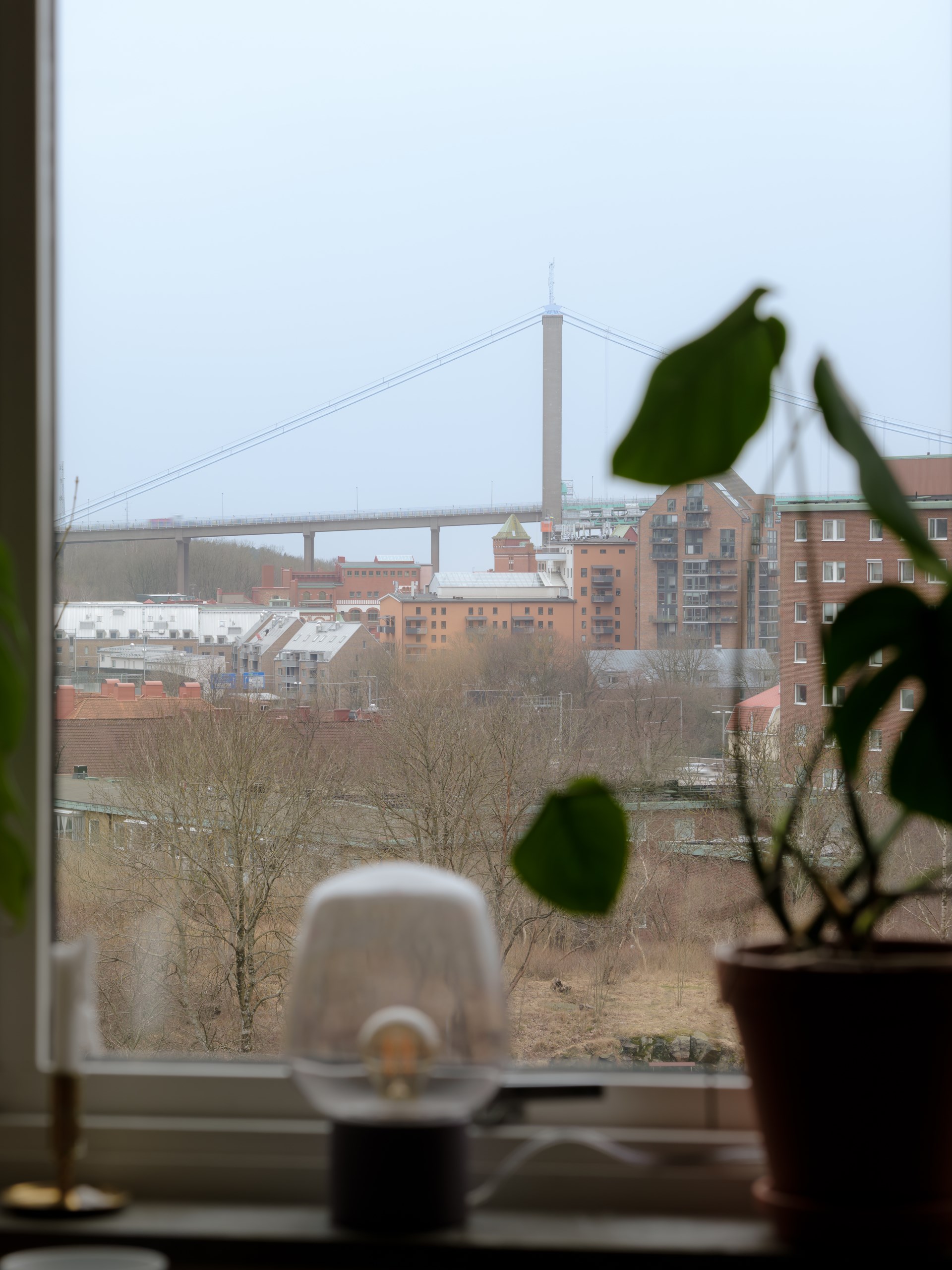 Insynsskyddad etta med härlig utsikt – egen garageplats ingår