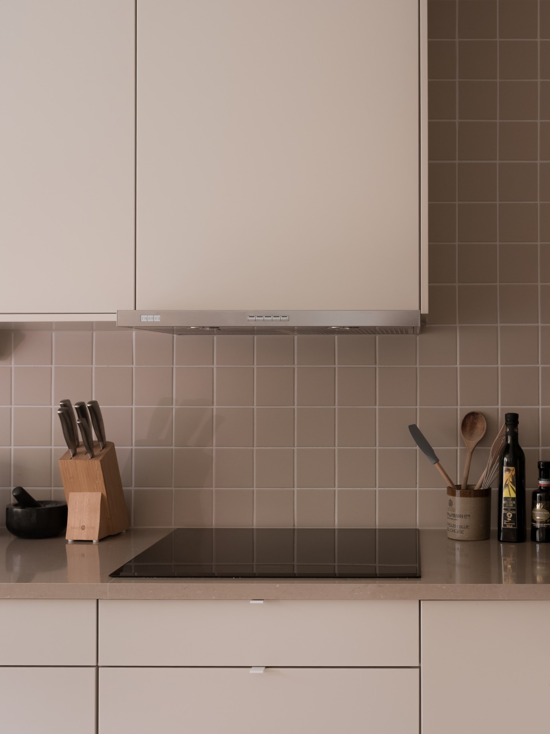 Generös trea med balkong och uteplats