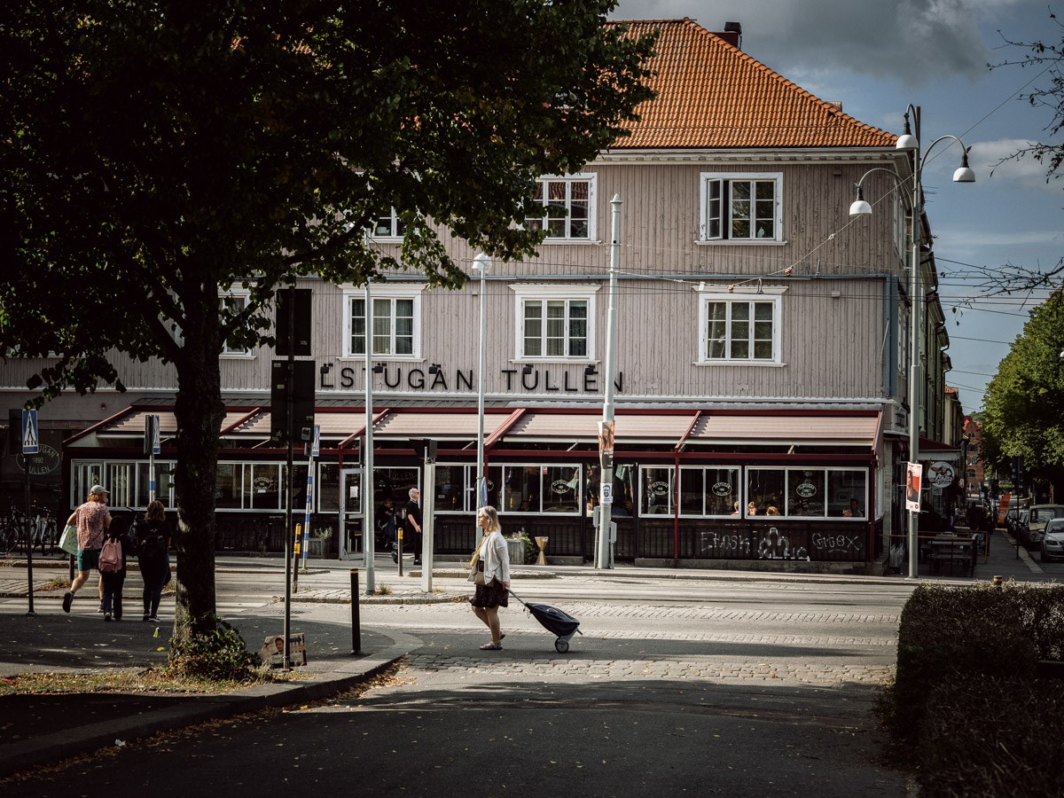 Generös trea med balkong och uteplats