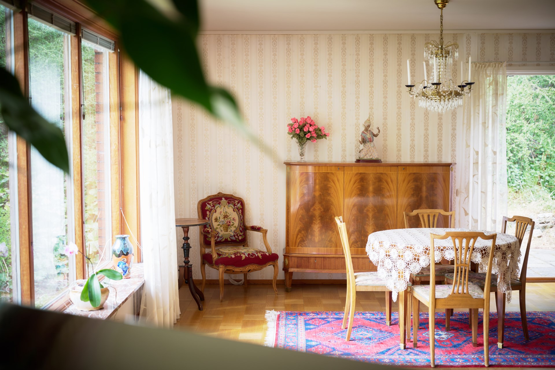 En 60-talsdröm i ett plan och källare med fint läge i natursköna Puketorp!