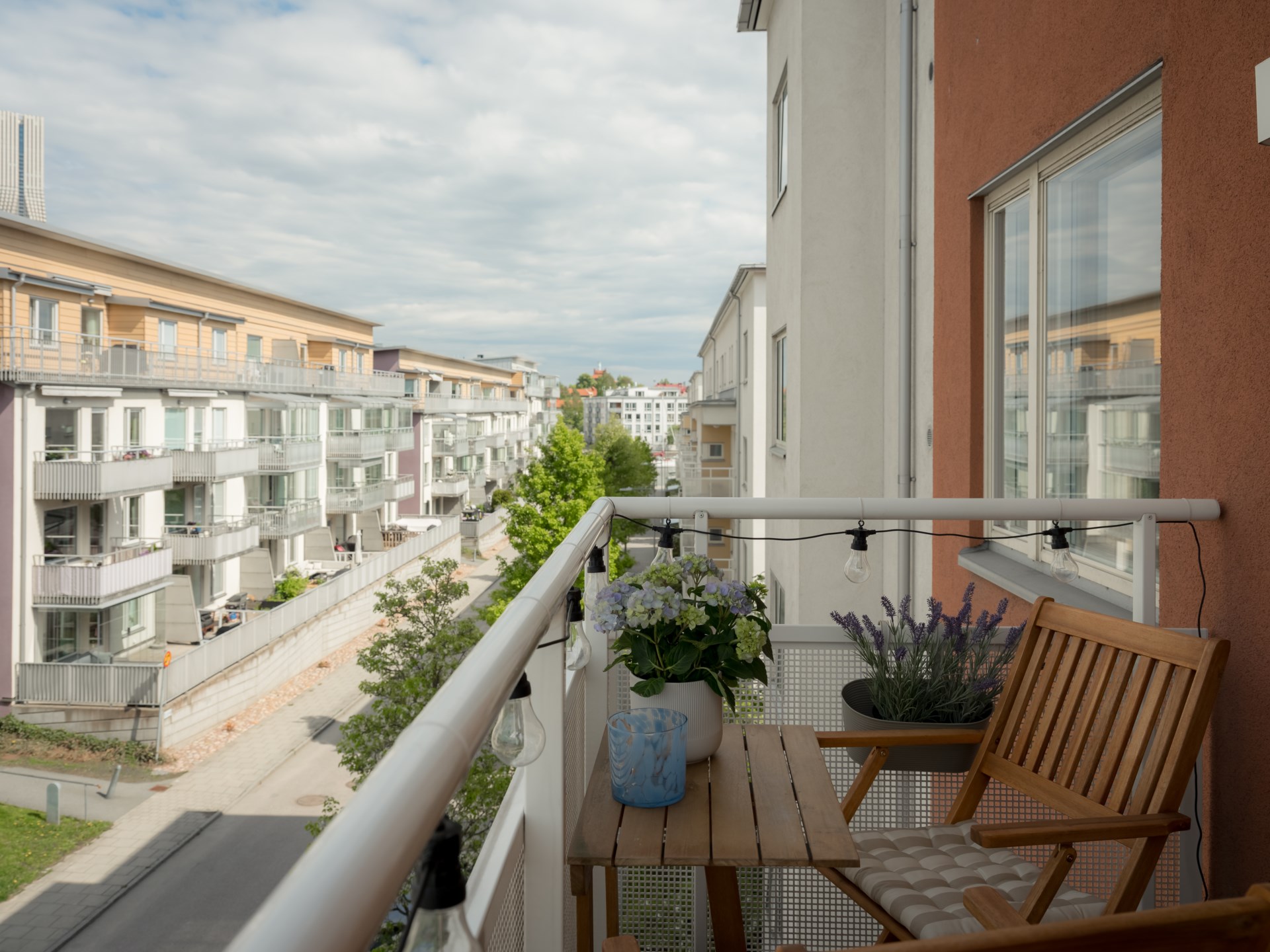 Gaveltvåa med två balkonger