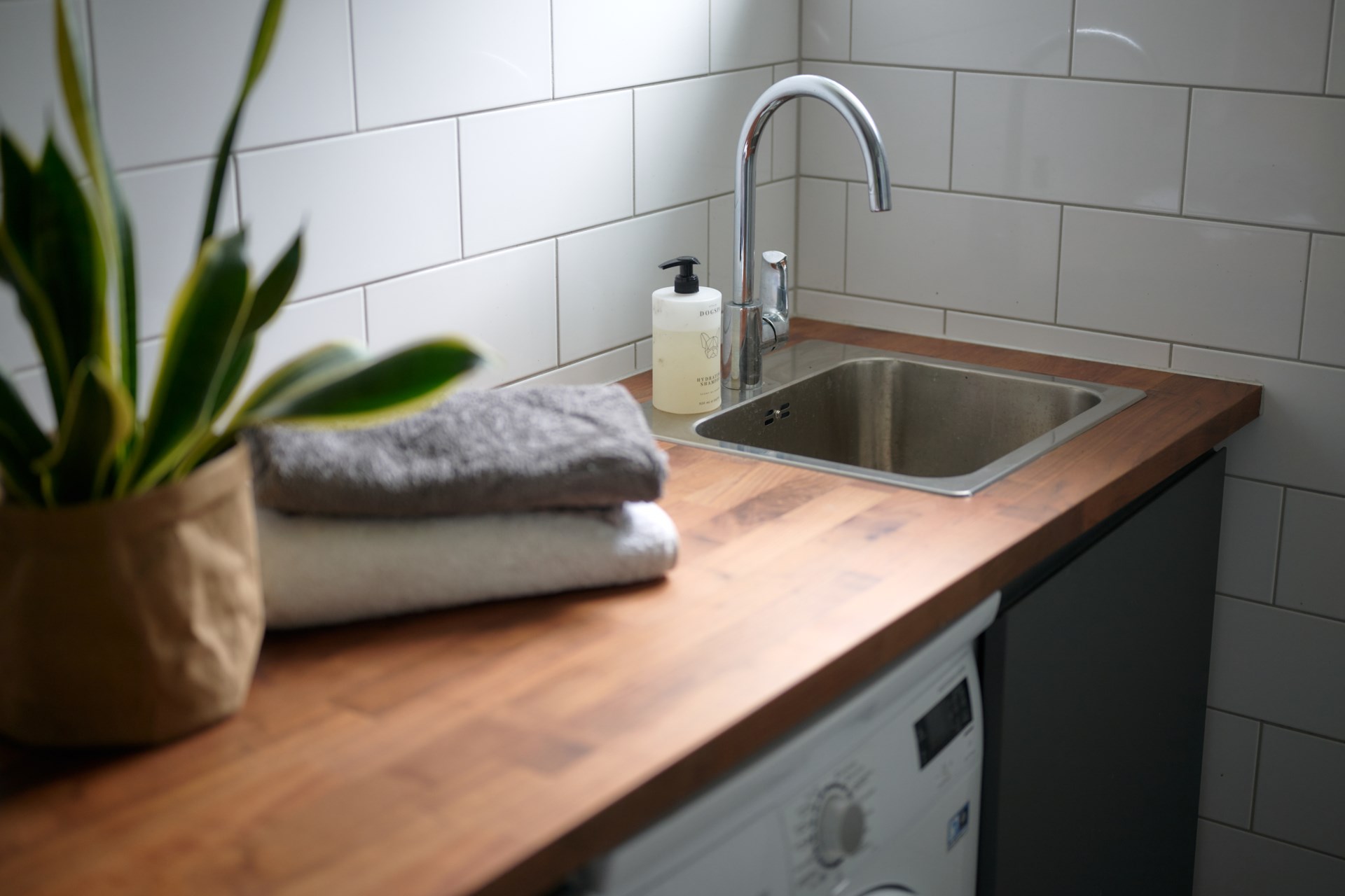 Bo nyrenoverat och naturskönt med villakänsla i bostadsrättsparhus!