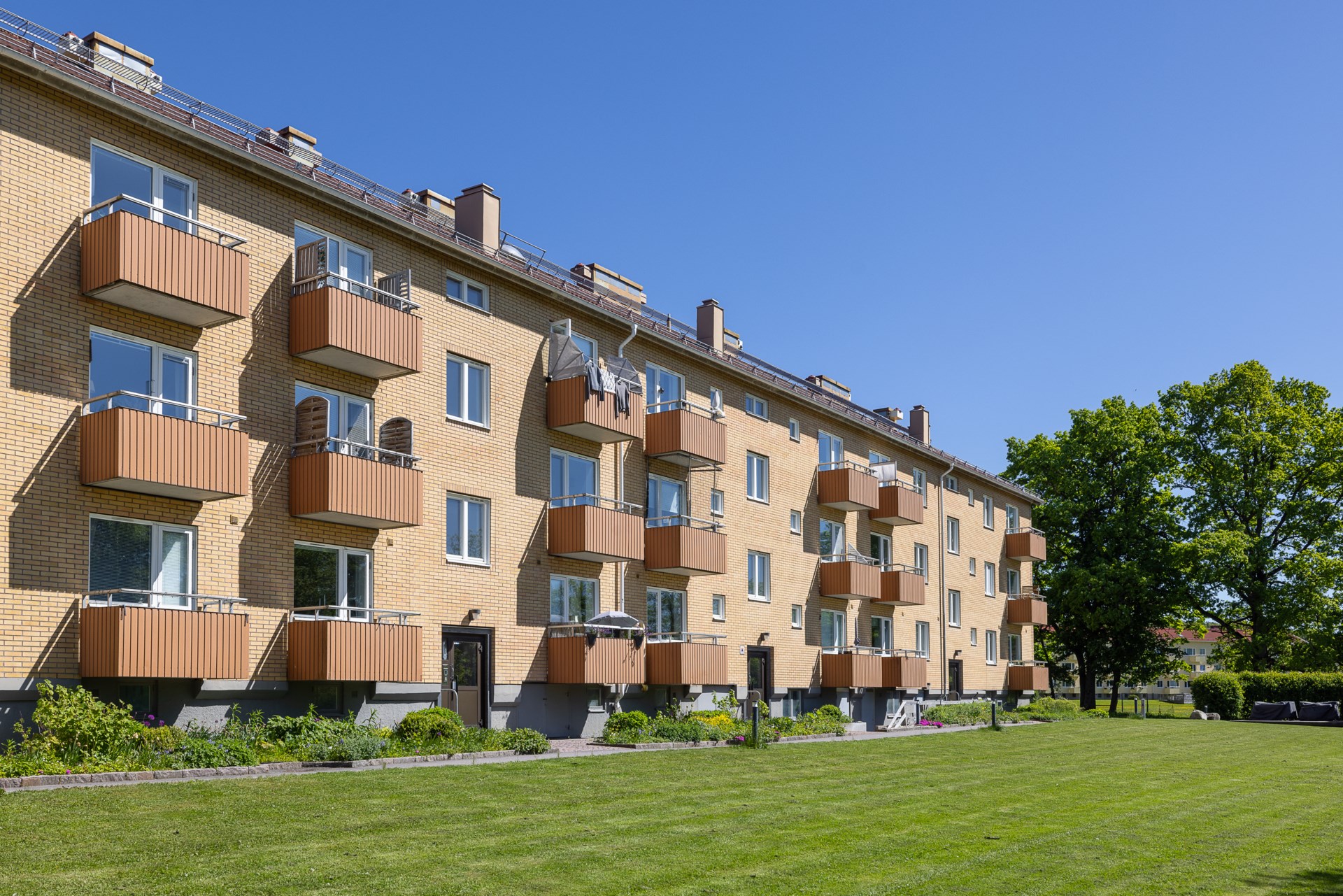 Funkispärla med balkong i västläge och granne med naturen!