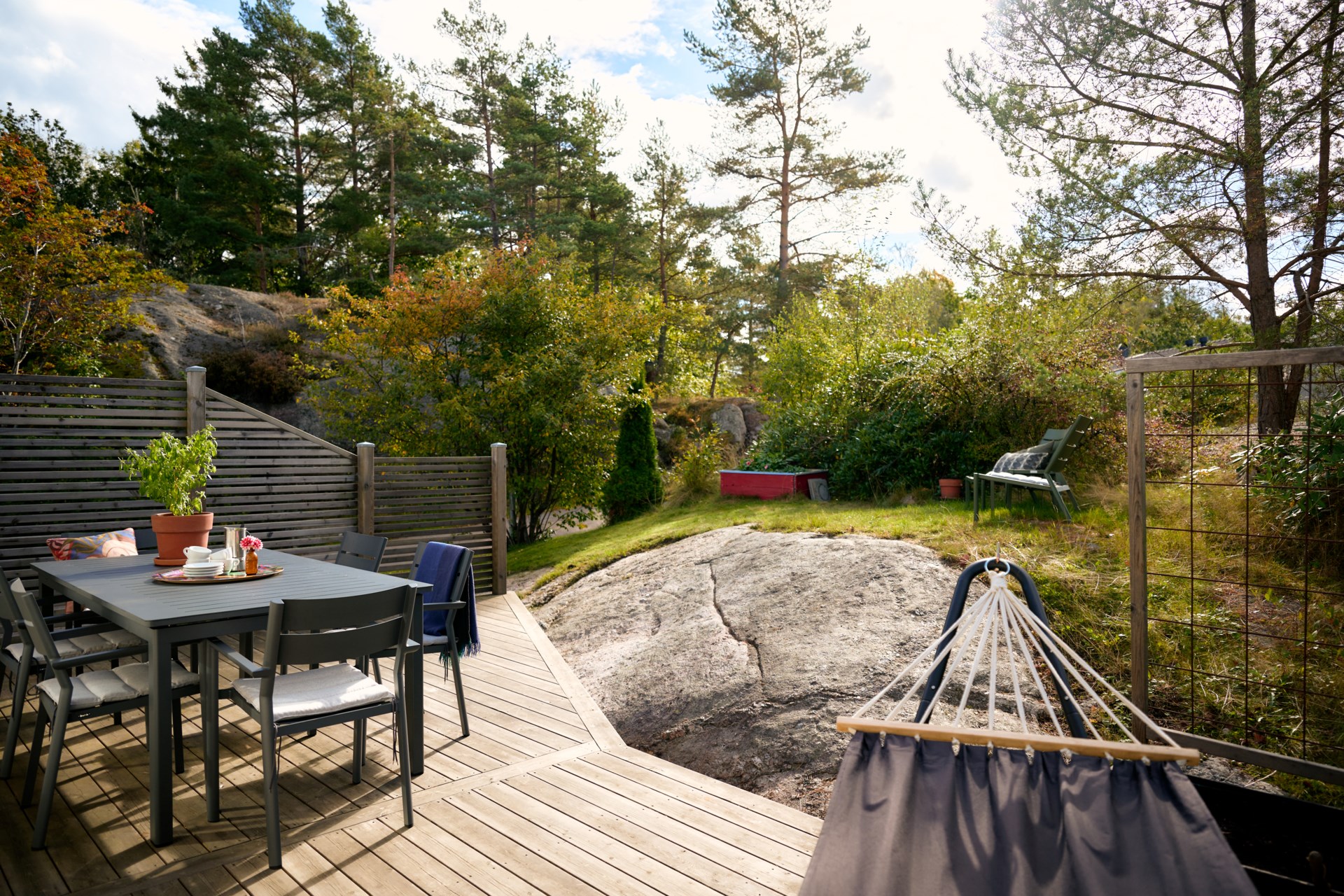 Bo nyrenoverat och naturskönt med villakänsla i bostadsrättsparhus!