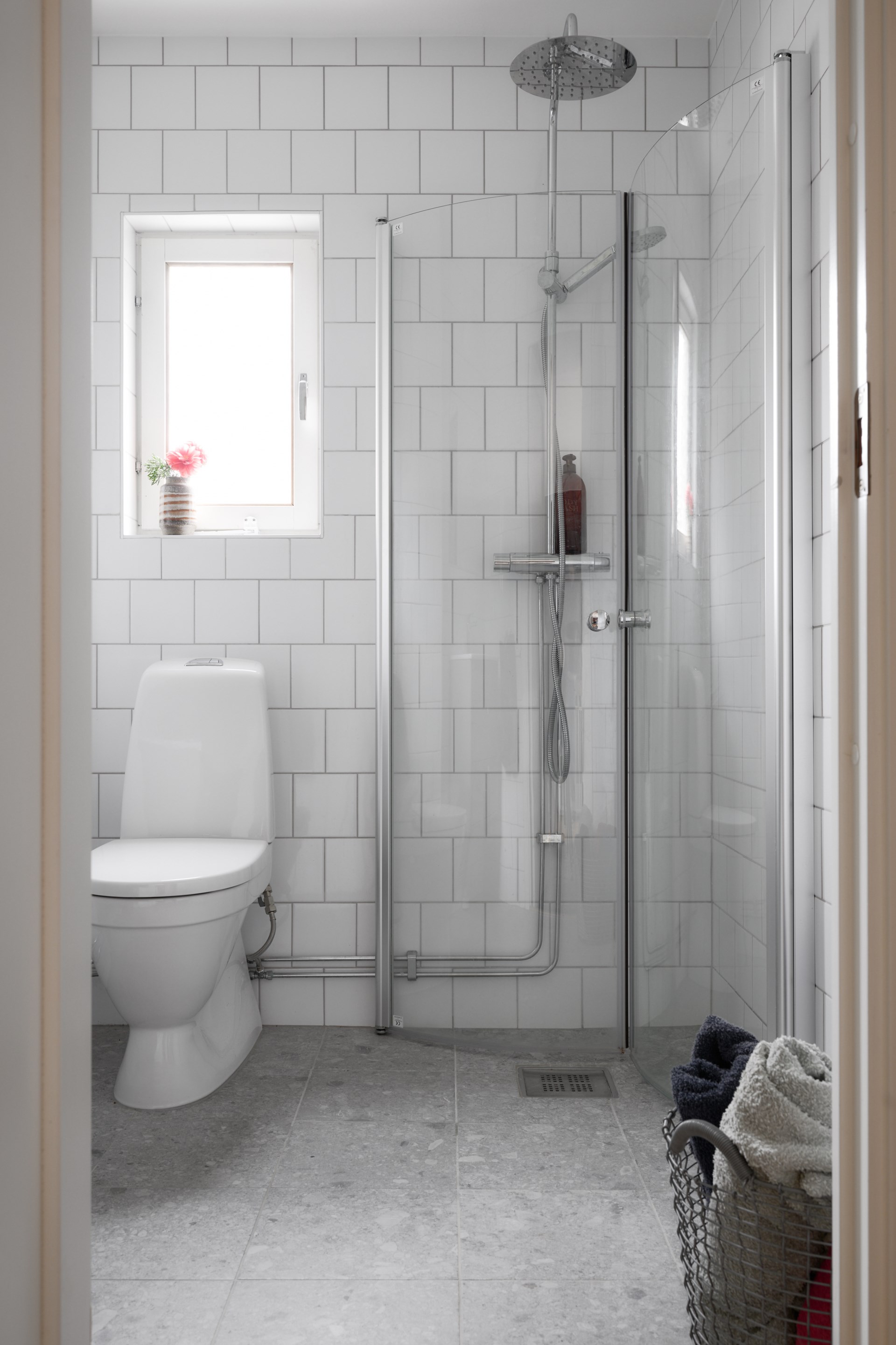 Bo nyrenoverat och naturskönt med villakänsla i bostadsrättsparhus!