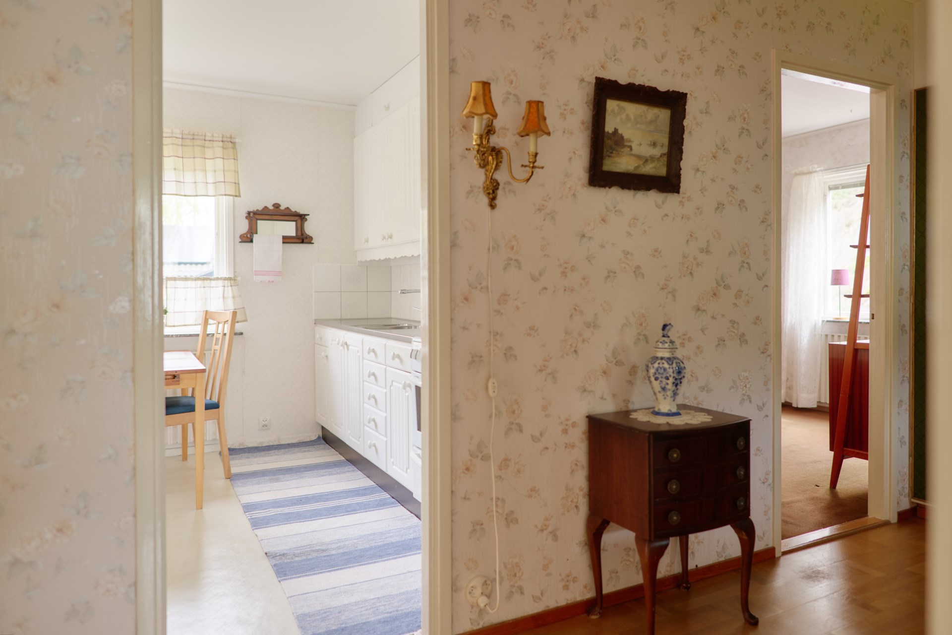 En 60-talsdröm i ett plan och källare med fint läge i natursköna Puketorp!