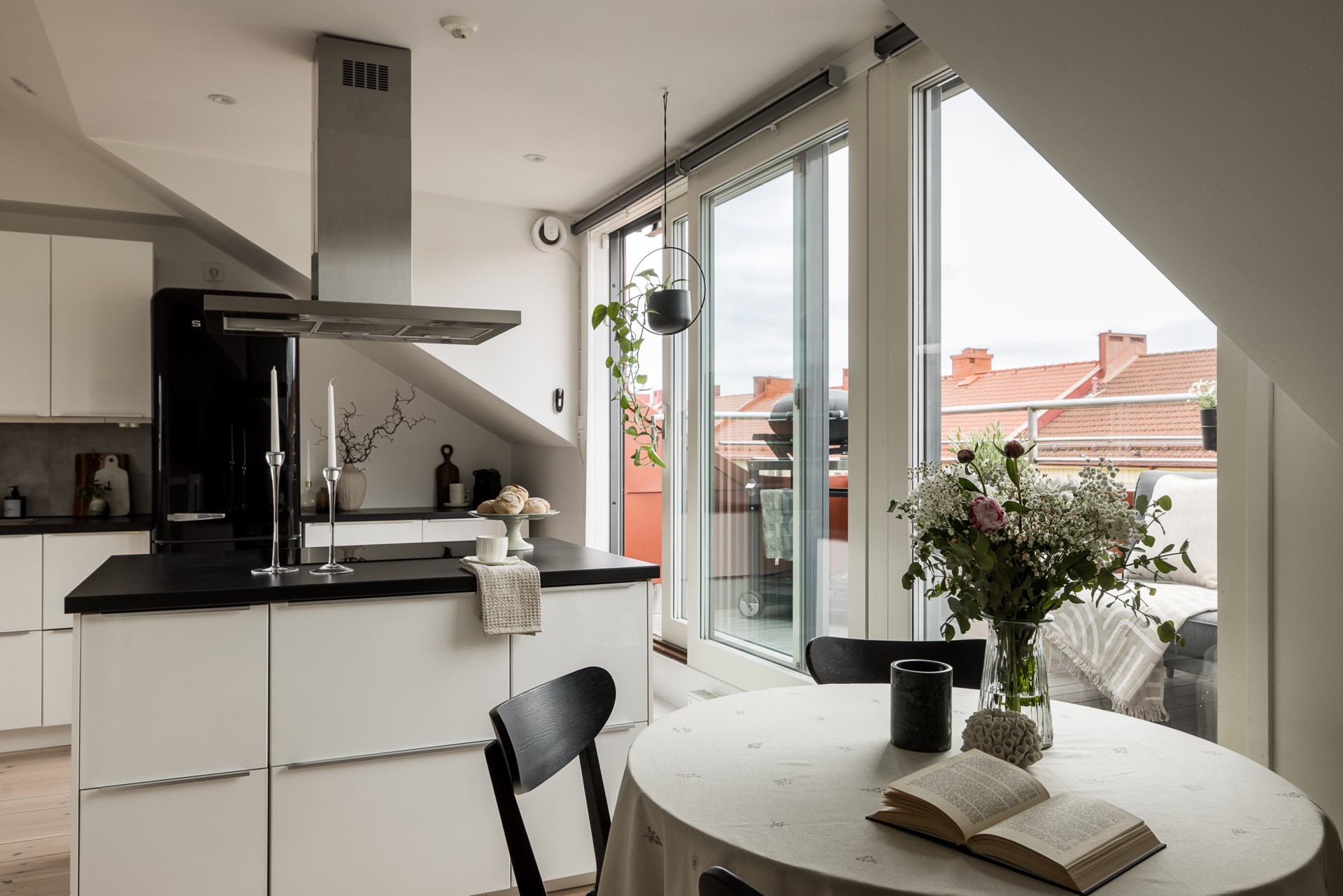 Etagefyra med terrass där naturen är er närmsta granne!