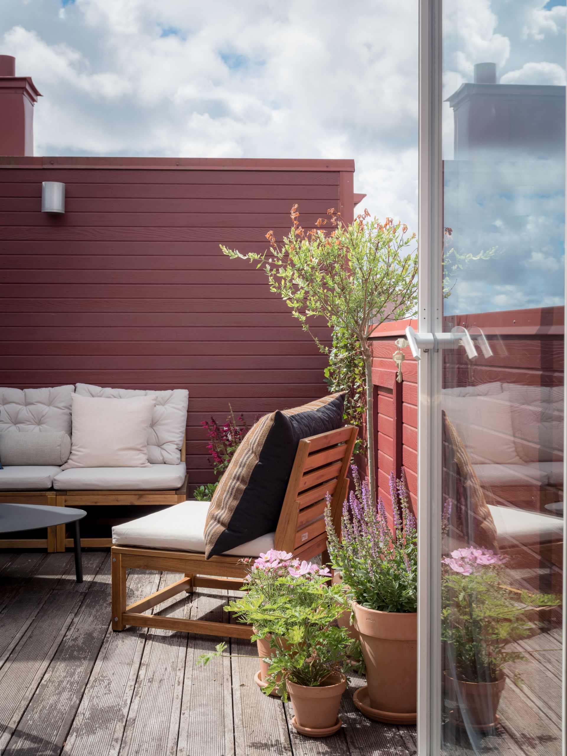 Trea högst upp i huset med två terrasser!