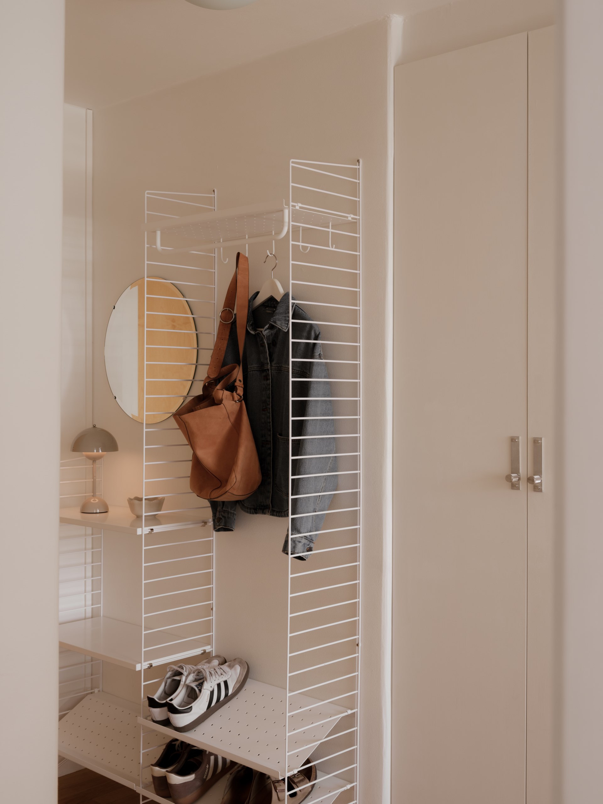 Funkispärla högt upp i huset med balkong!