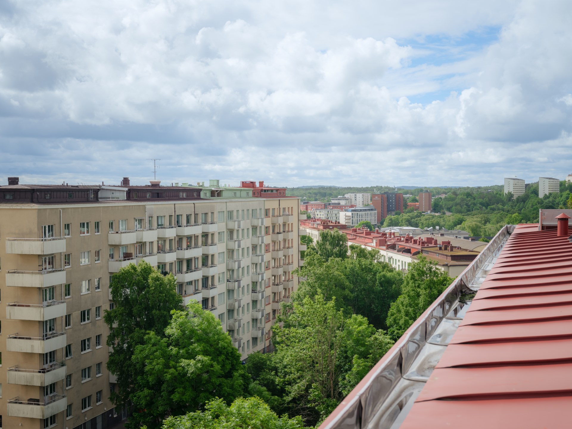 Trea högst upp i huset med två terrasser!