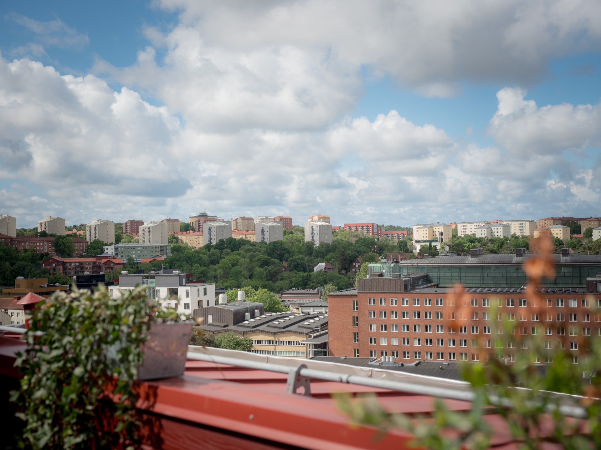 Trea högst upp i huset med två terrasser!