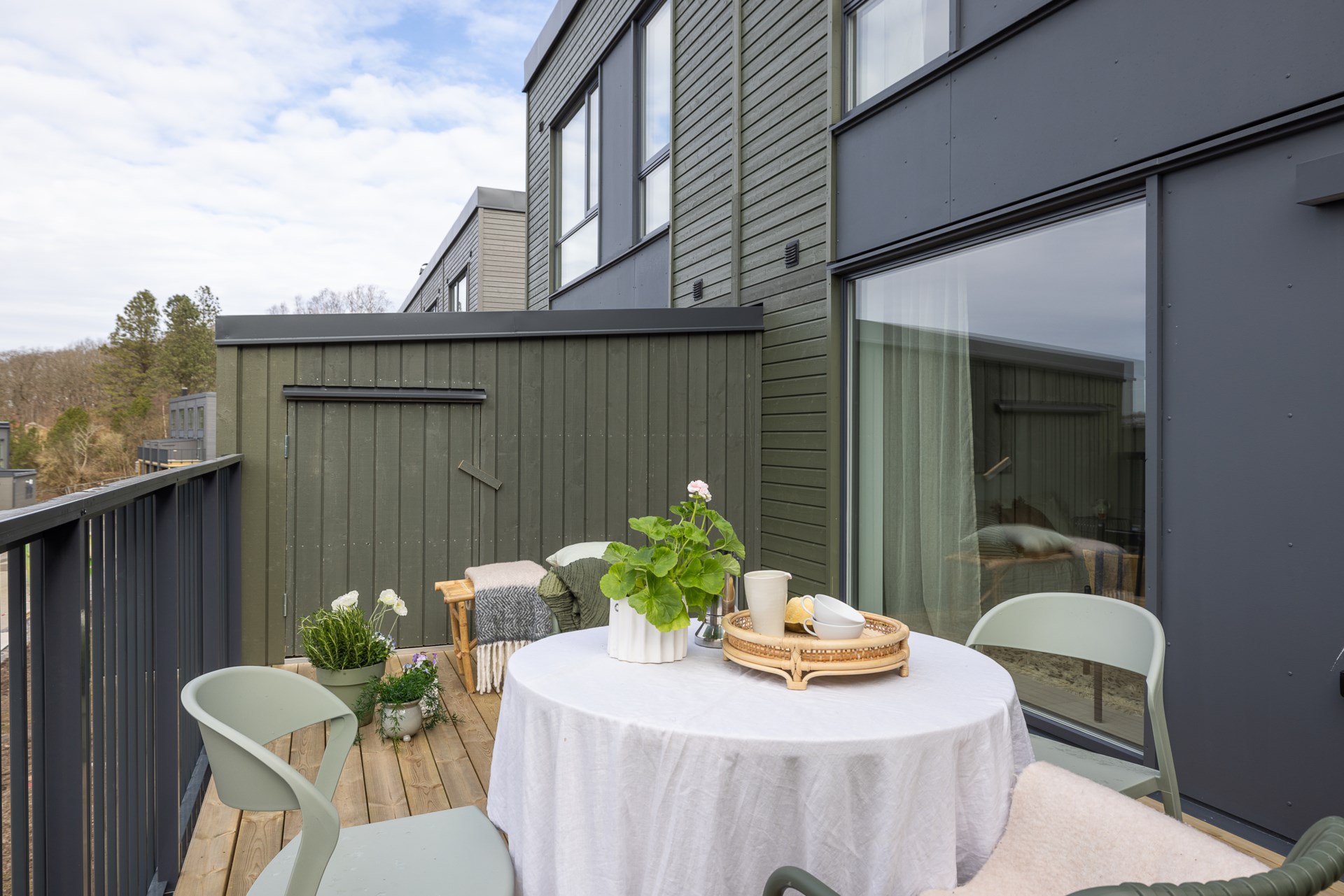 Arkitektritat gavelradhus på 156 kvm i Lärkgläntan