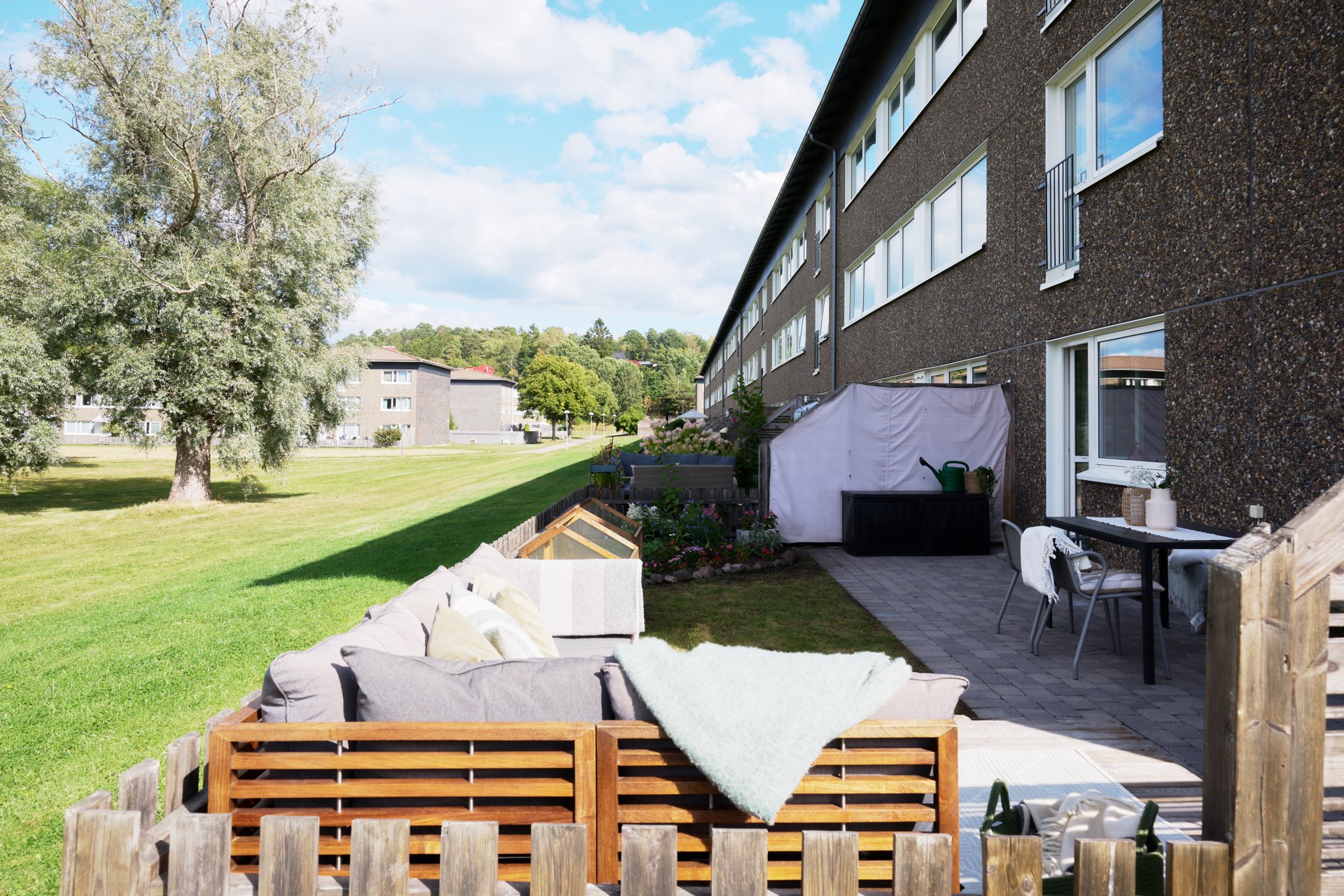 Markplans tvåa med härlig uteplats och nyrenoverat badrum!