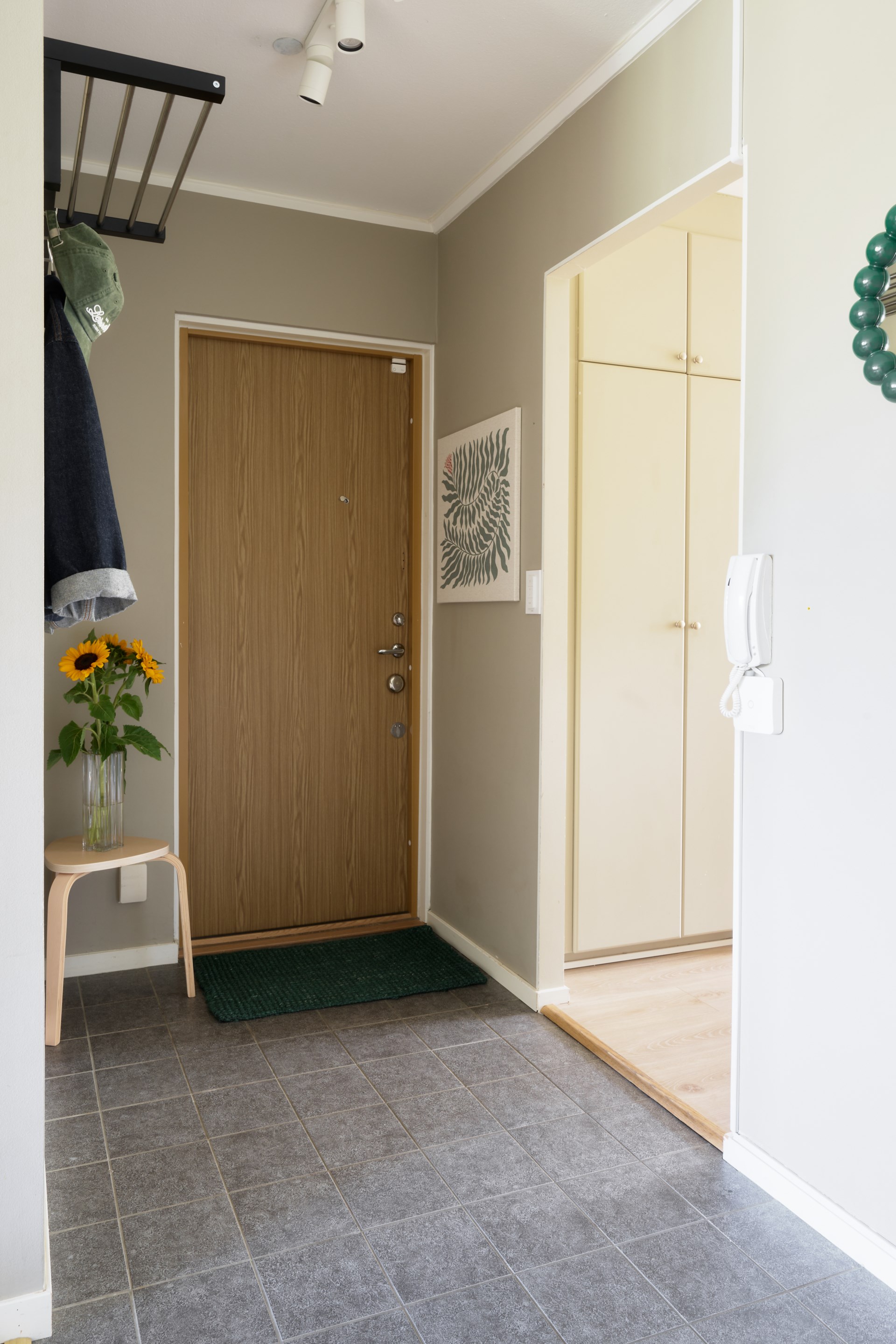 Markplans tvåa med härlig uteplats och nyrenoverat badrum!
