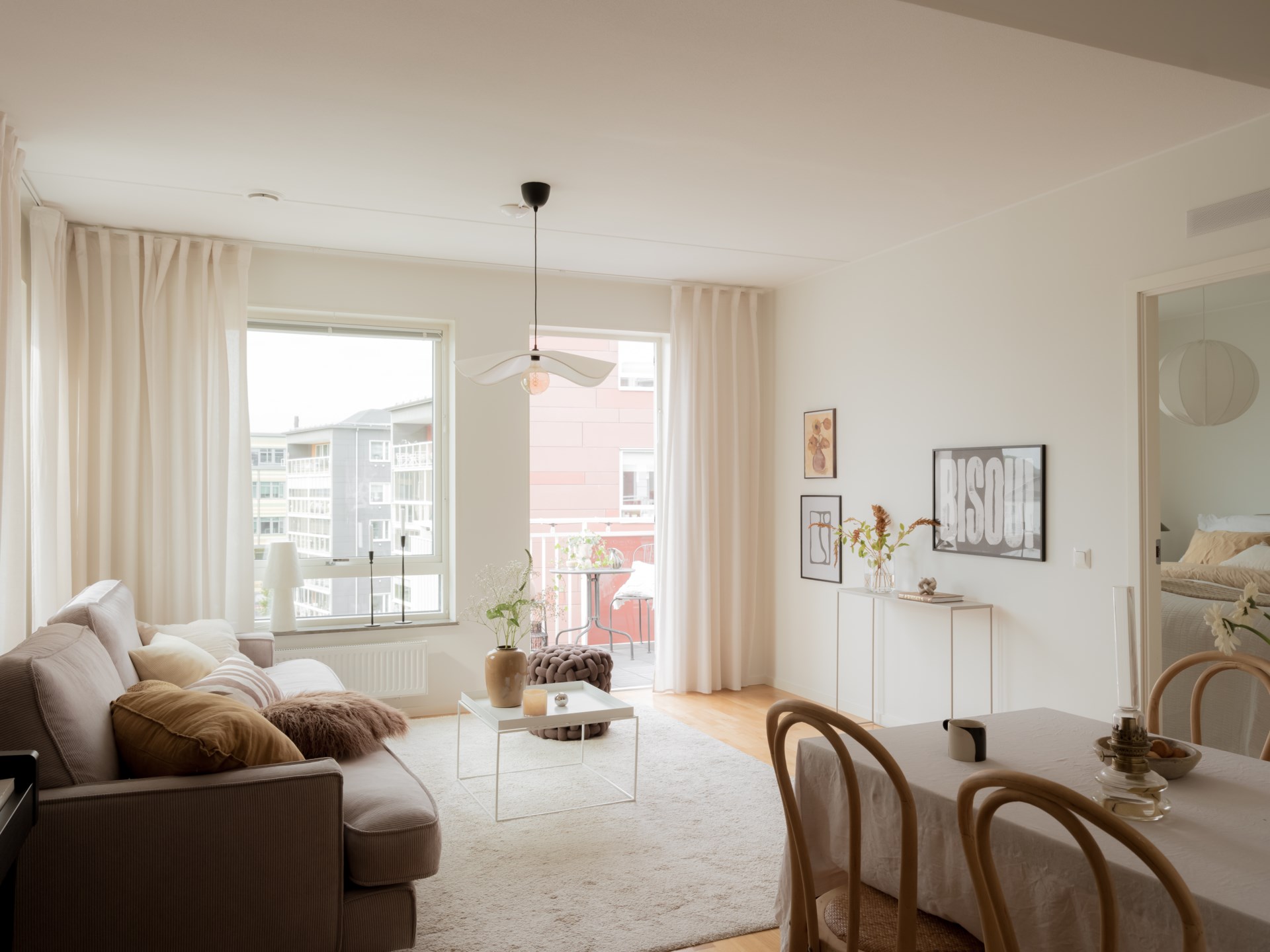 Ljus tvåa med solig balkong