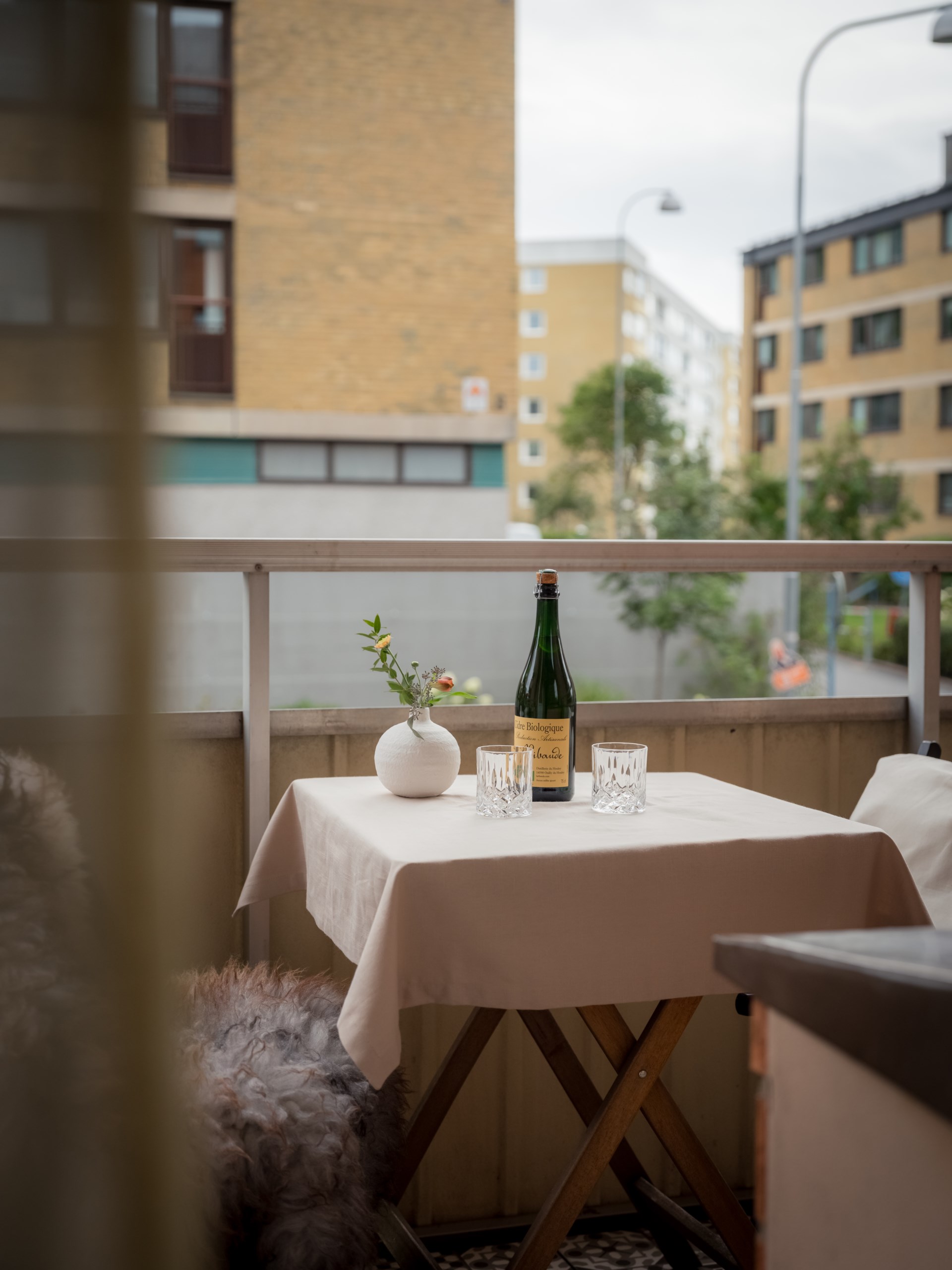 Ljus tvåa med originalcharm och solig söderbalkong