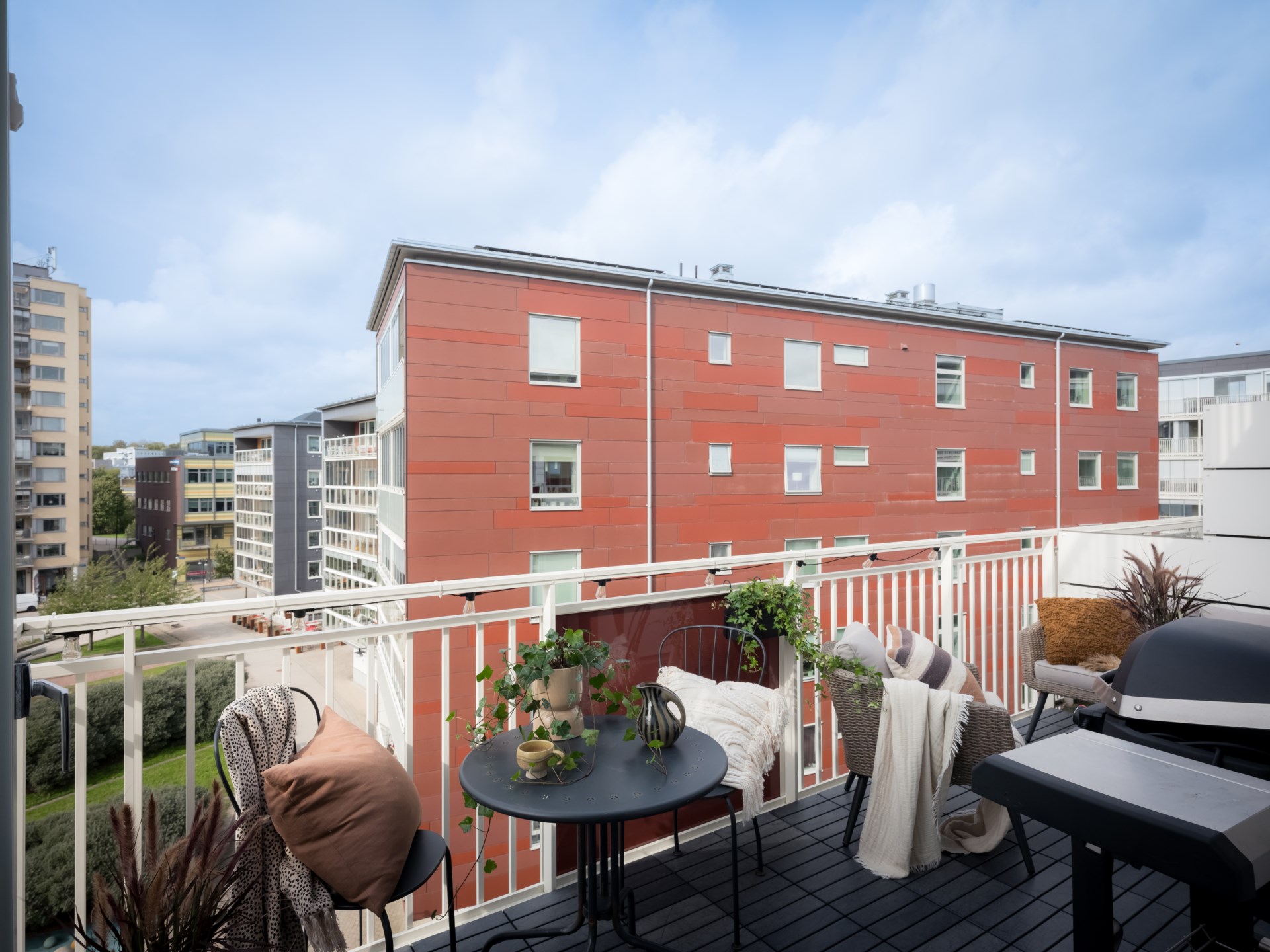 Ljus tvåa med solig balkong
