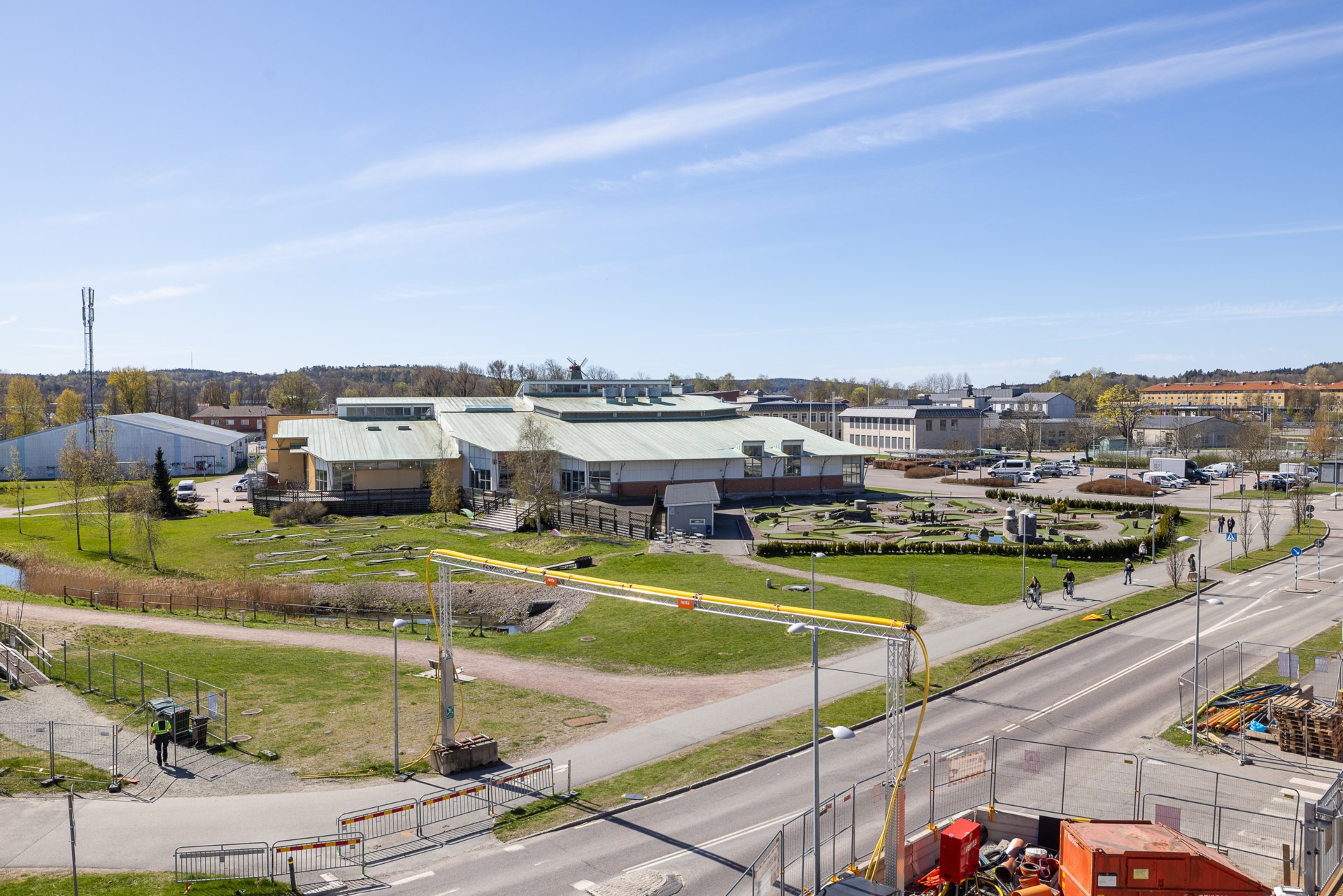 Ljus gaveltrea med balkong, utsikt och friheten med ägarlägenhet