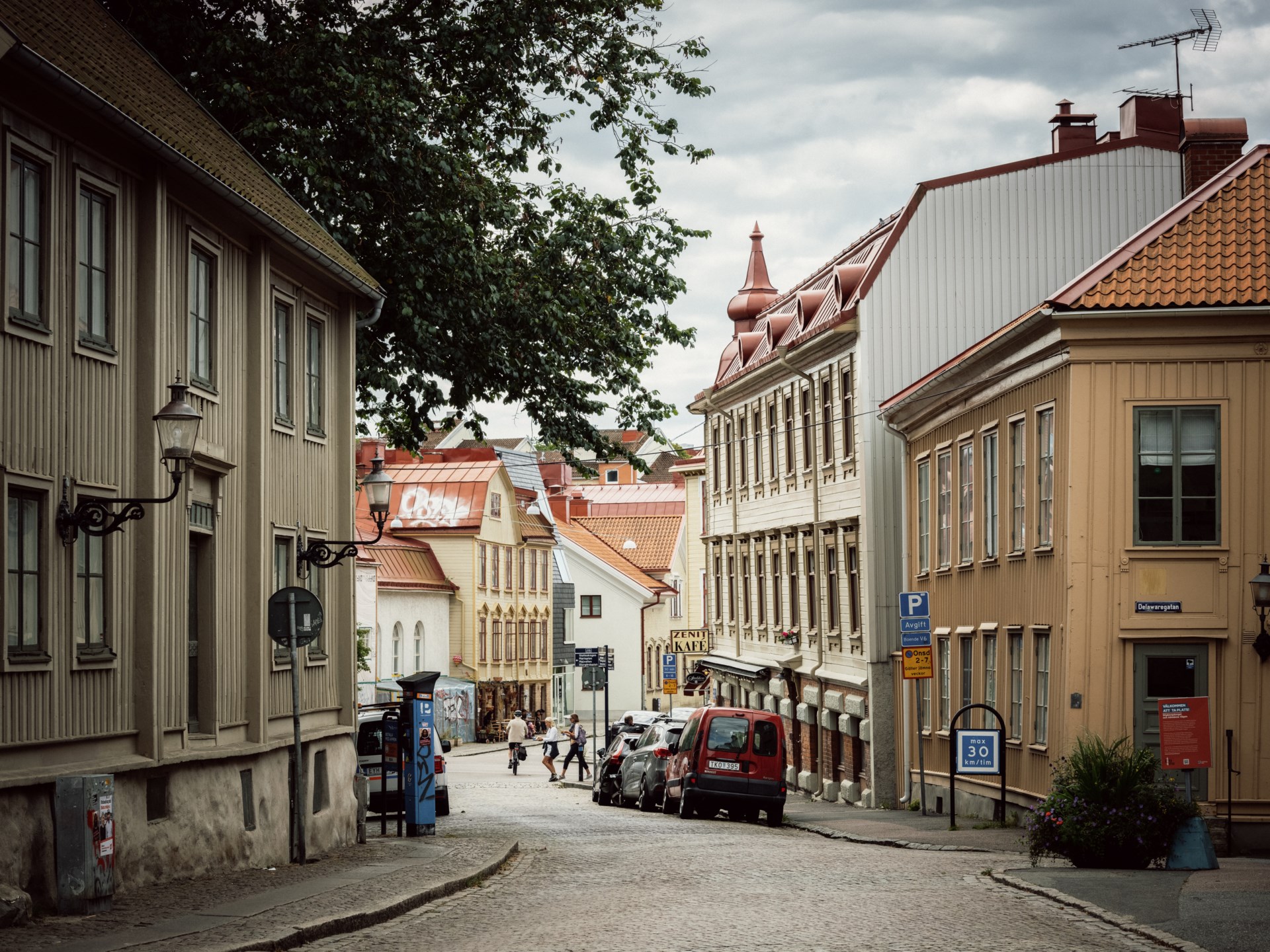 Högst upp på gaveln med tre balkonger och utsikt åt alla fyra väderstreck