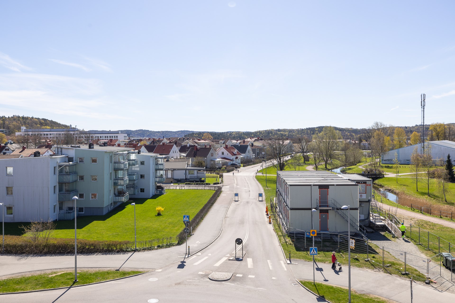 Ljus gaveltrea med balkong, utsikt och friheten med ägarlägenhet
