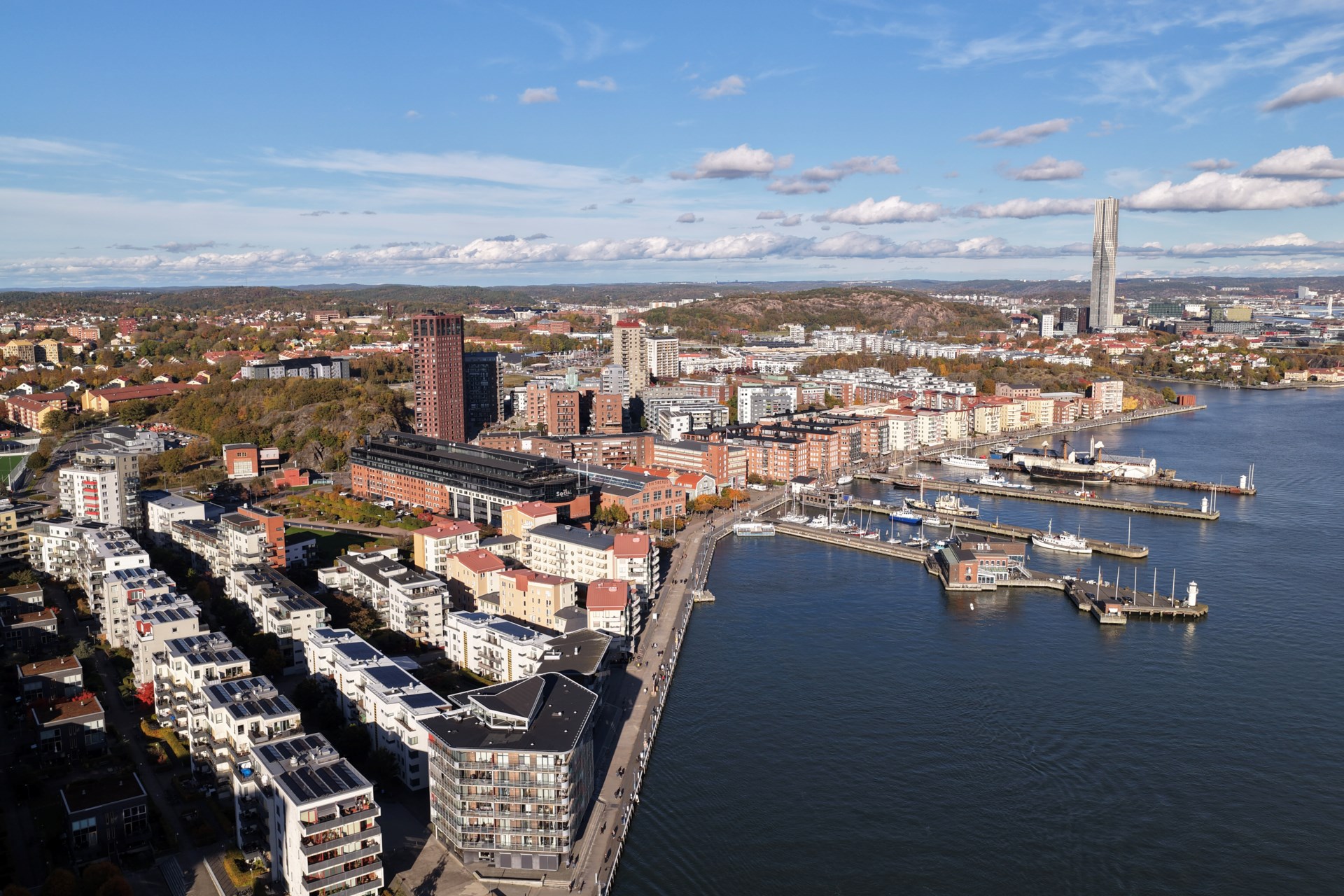 Ljus tvåa med solig balkong