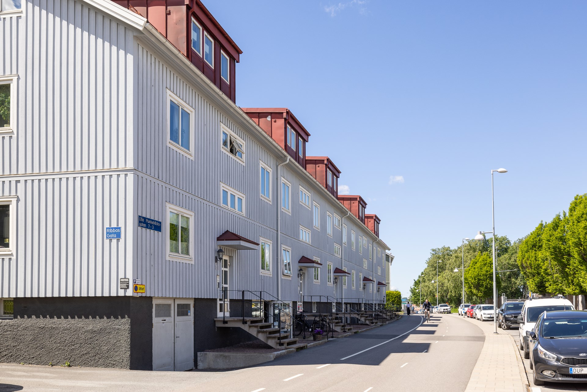 Vackert renoverad bostad med balkong i bästa solläge!