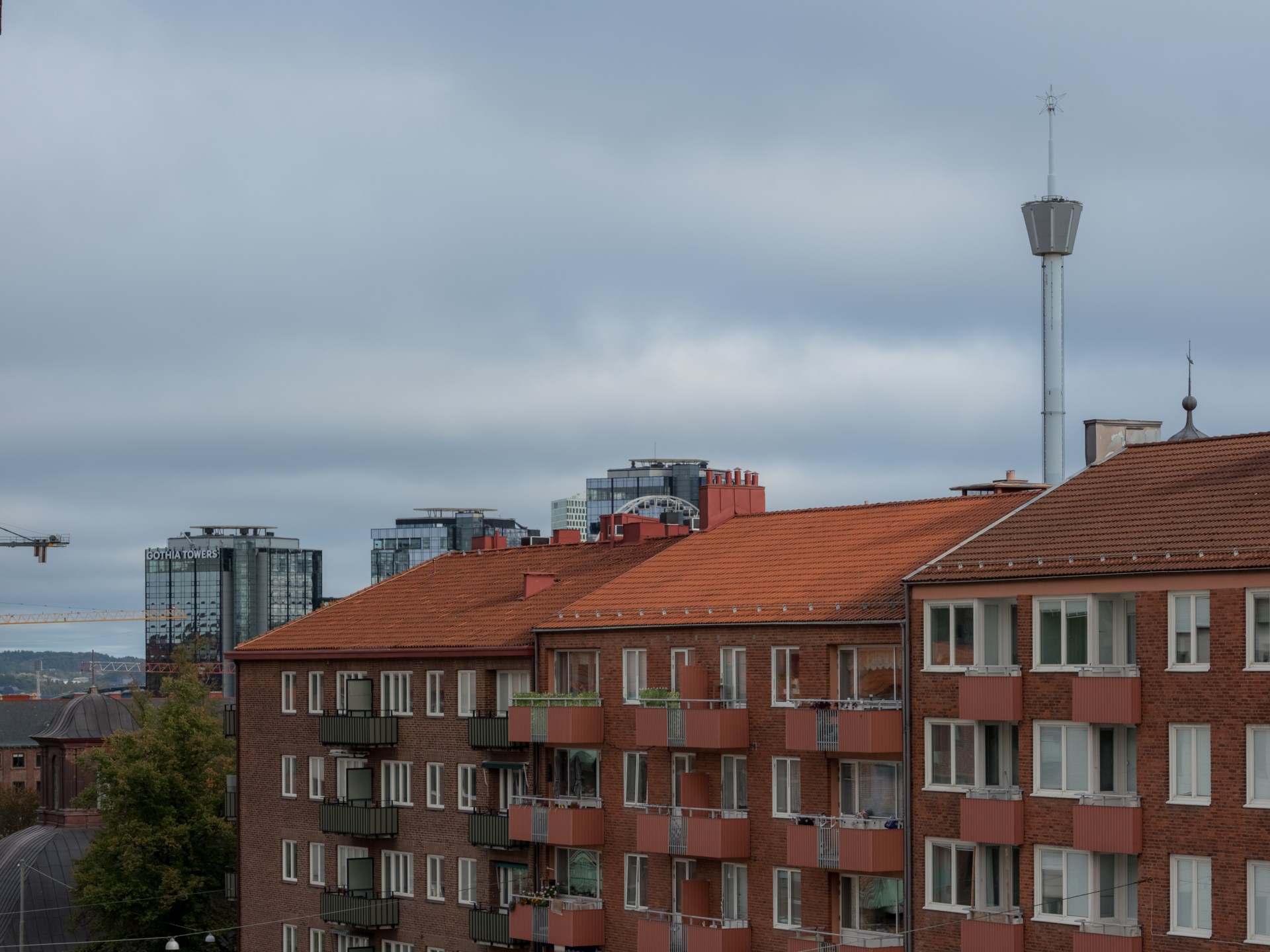 Ljus etta med öppen planlösning och fransk balkong!
