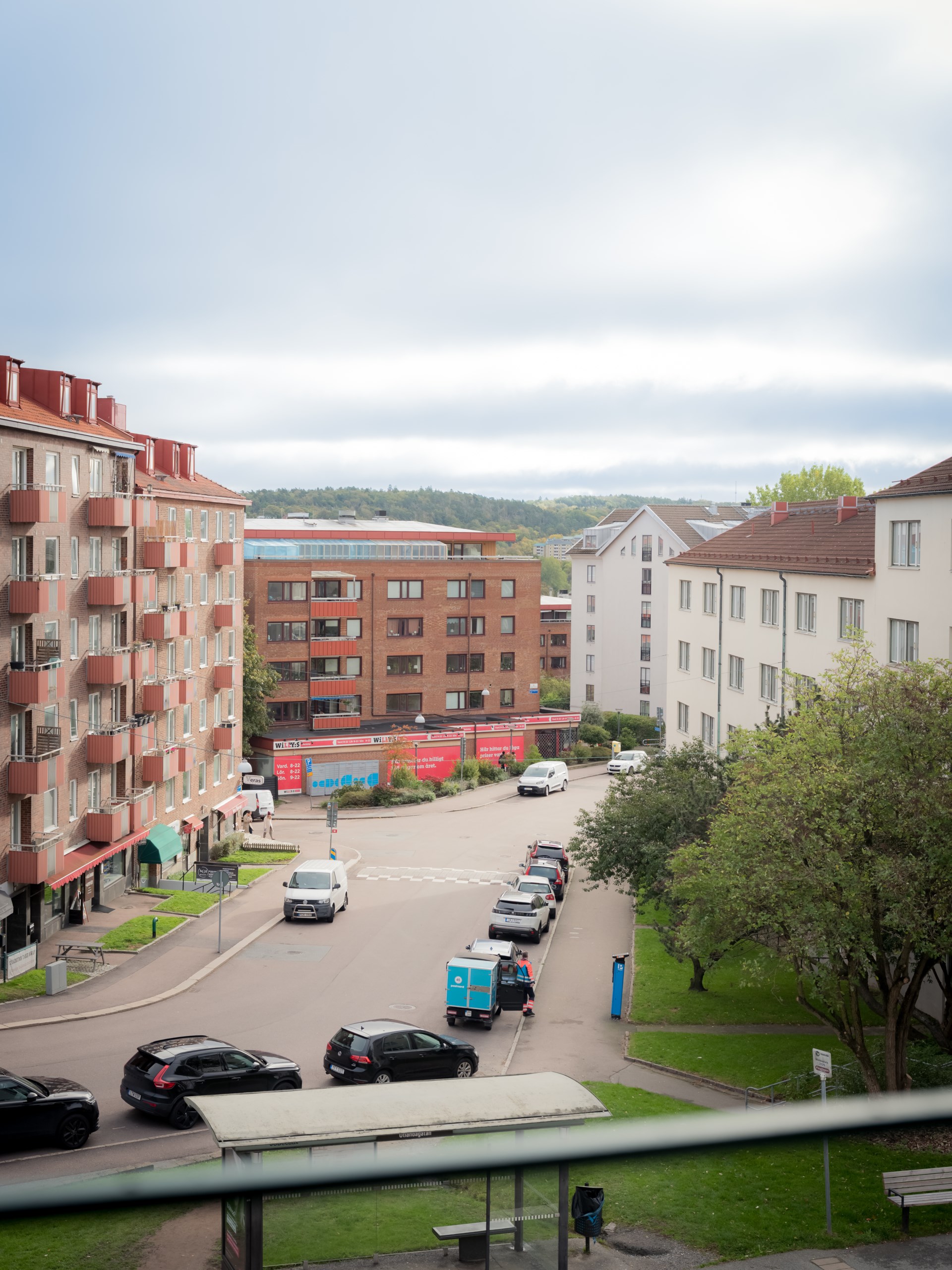 Ljus etta med öppen planlösning och fransk balkong!