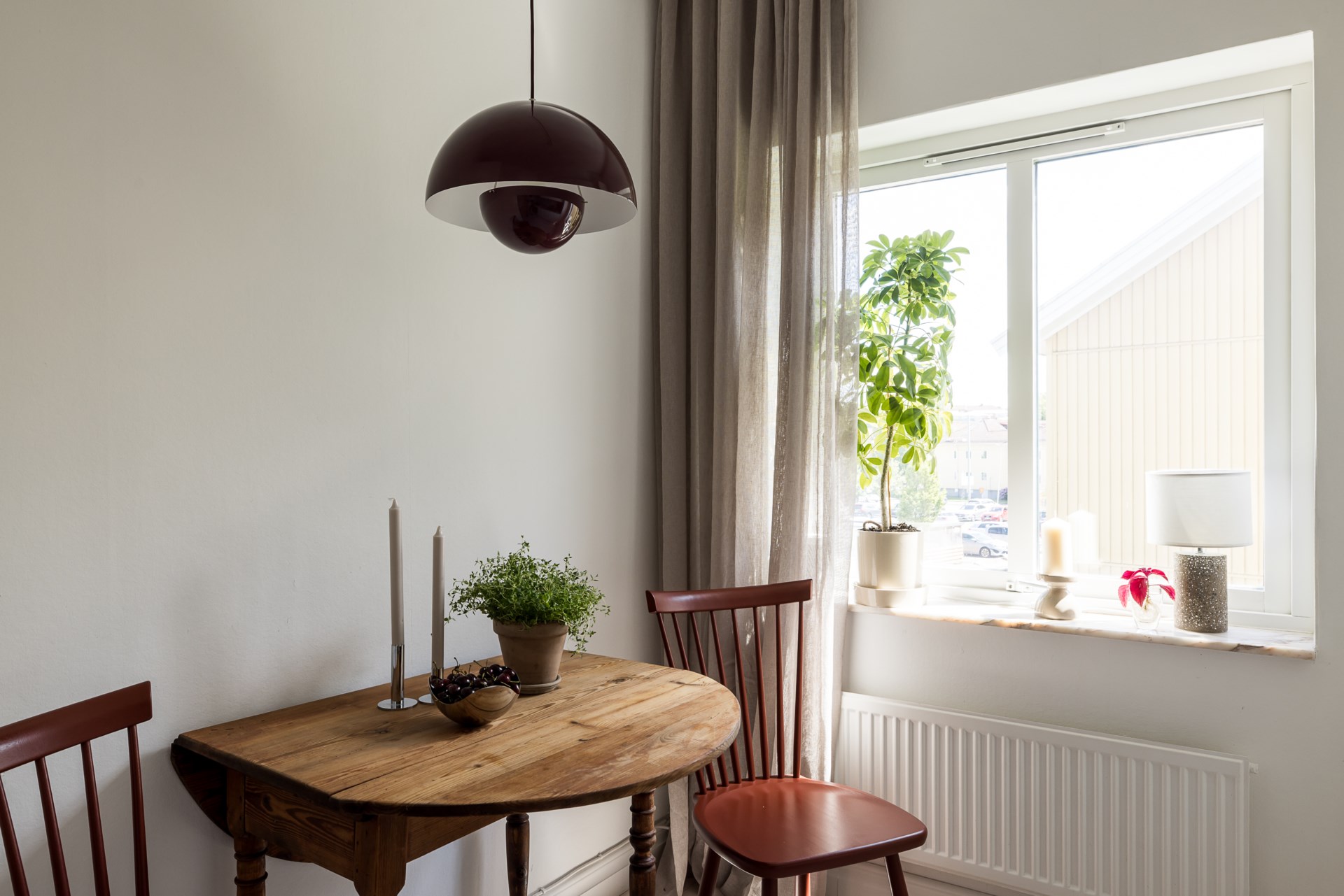 Vackert renoverad bostad med balkong i bästa solläge!