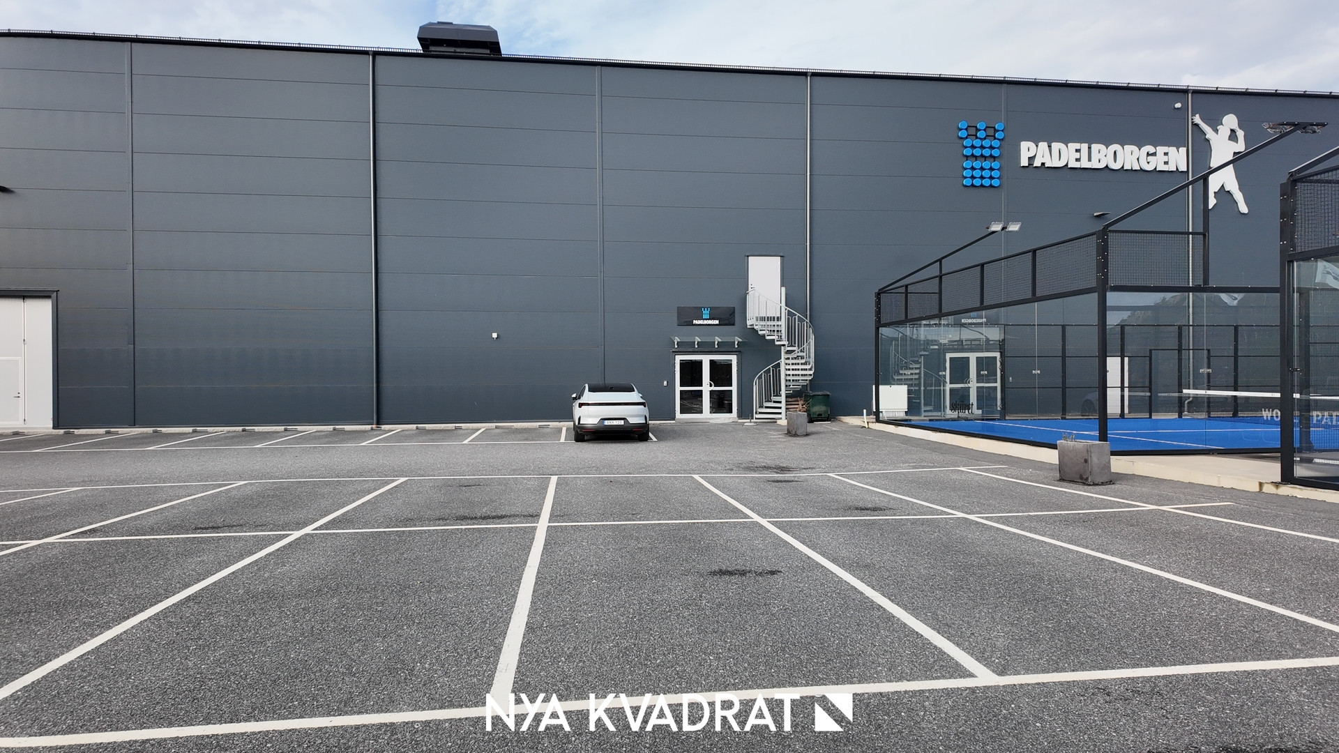 Fasad samt markyta
